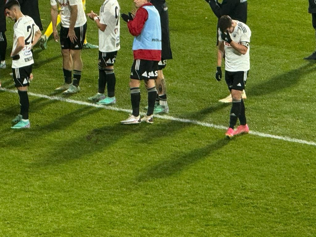 Jucătorii lui U Cluj, distruși după umilința contra lui CFR. Cum a fost surprins Alex Chipciu_3