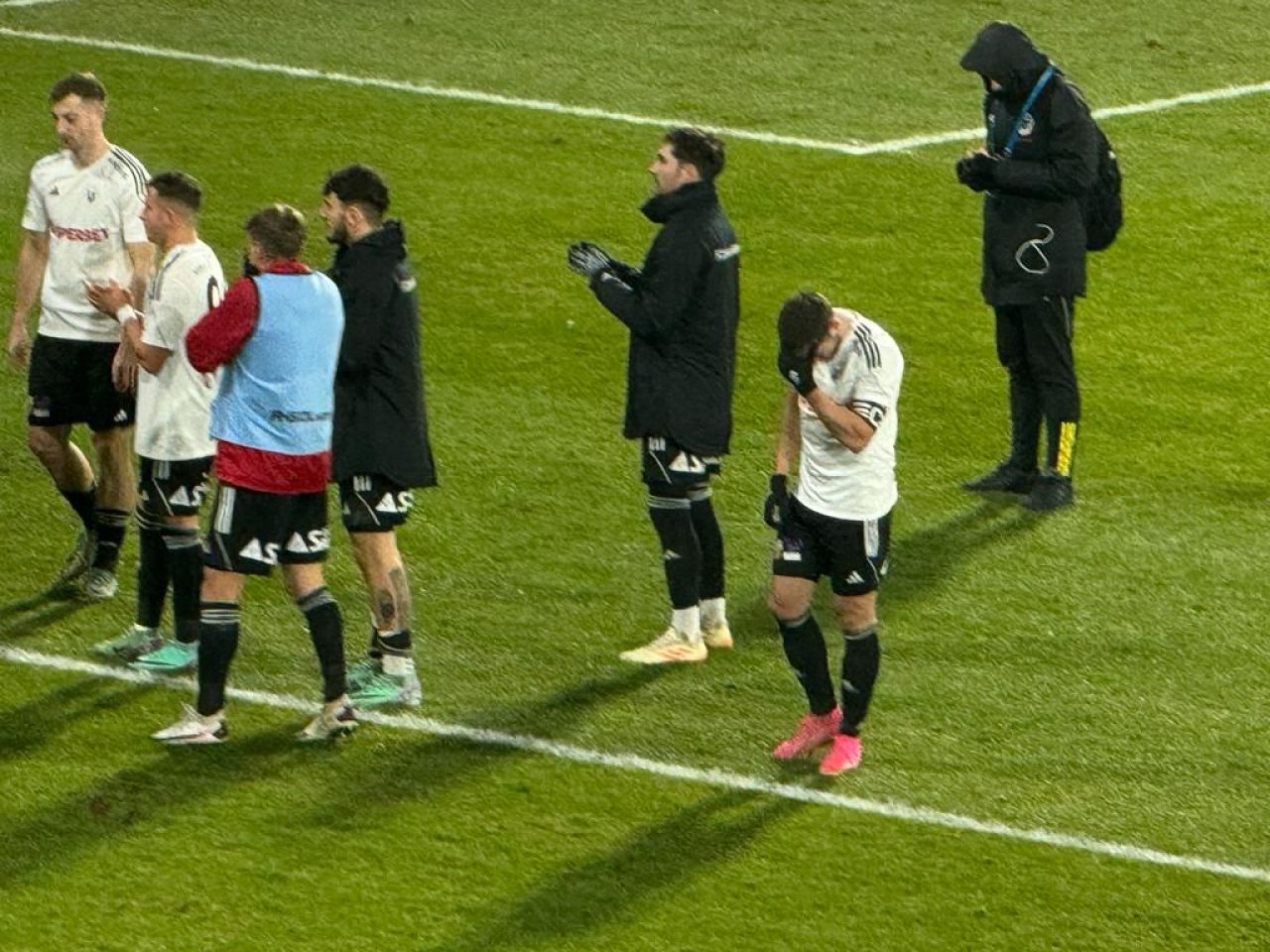 Jucătorii lui U Cluj, distruși după umilința contra lui CFR. Cum a fost surprins Alex Chipciu_1