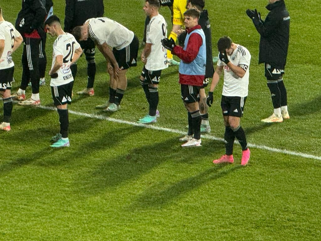 Jucătorii lui U Cluj, distruși după umilința contra lui CFR. Cum a fost surprins Alex Chipciu_6