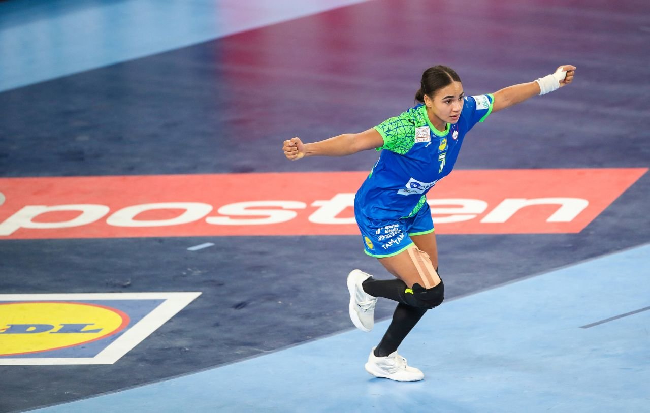 Elizabeth Omoregie și-a prelungit contractul cu CSM București! ”Va face spectacol încă doi ani în tricoul de tigroaică”_2
