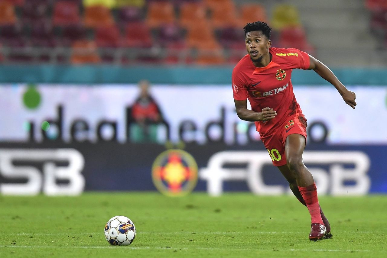 &bdquo;Am alunecat și au &icirc;nscris!&rdquo; Ngezana, despre gafa uriașă de la debutul la FCSB și șocul avut pe terenurile din Rom&acirc;nia