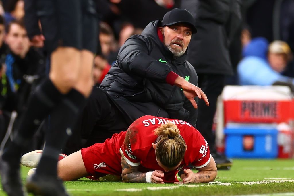 Jucătorul lui Liverpool, accidentat după ce s-a ciocnit cu Klopp! A cerut imediat schimbare_2