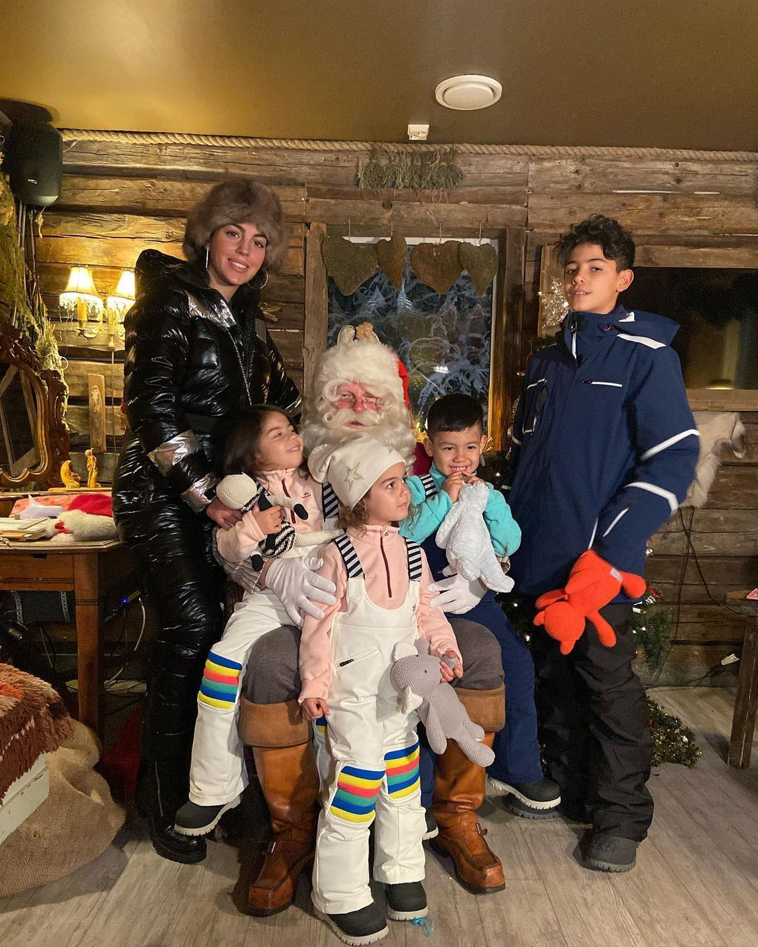 Georgina are o avere de 15 milioane de euro, dar a pus la loto și a câștigat! Ce sumă va primi _85