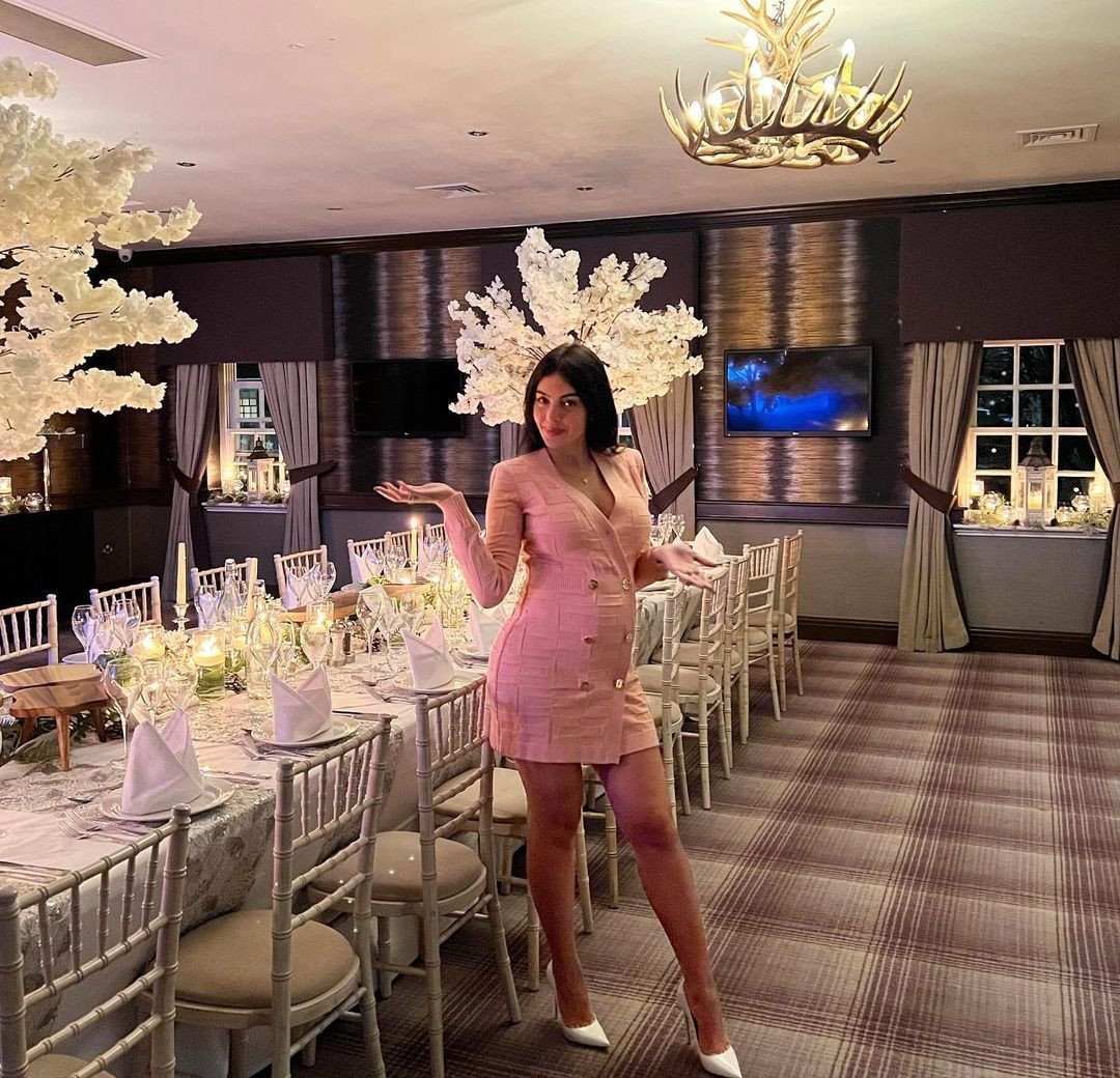 Georgina are o avere de 15 milioane de euro, dar a pus la loto și a câștigat! Ce sumă va primi _91