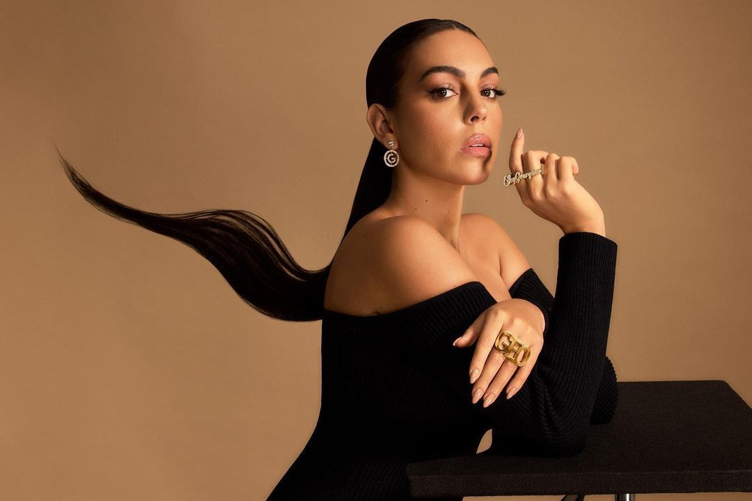 Georgina are o avere de 15 milioane de euro, dar a pus la loto și a câștigat! Ce sumă va primi _94