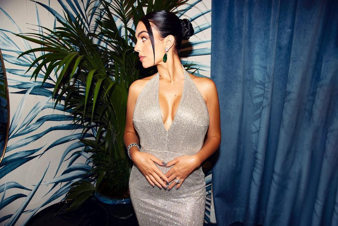 Georgina are o avere de 15 milioane de euro, dar a pus la loto și a câștigat! Ce sumă va primi _102