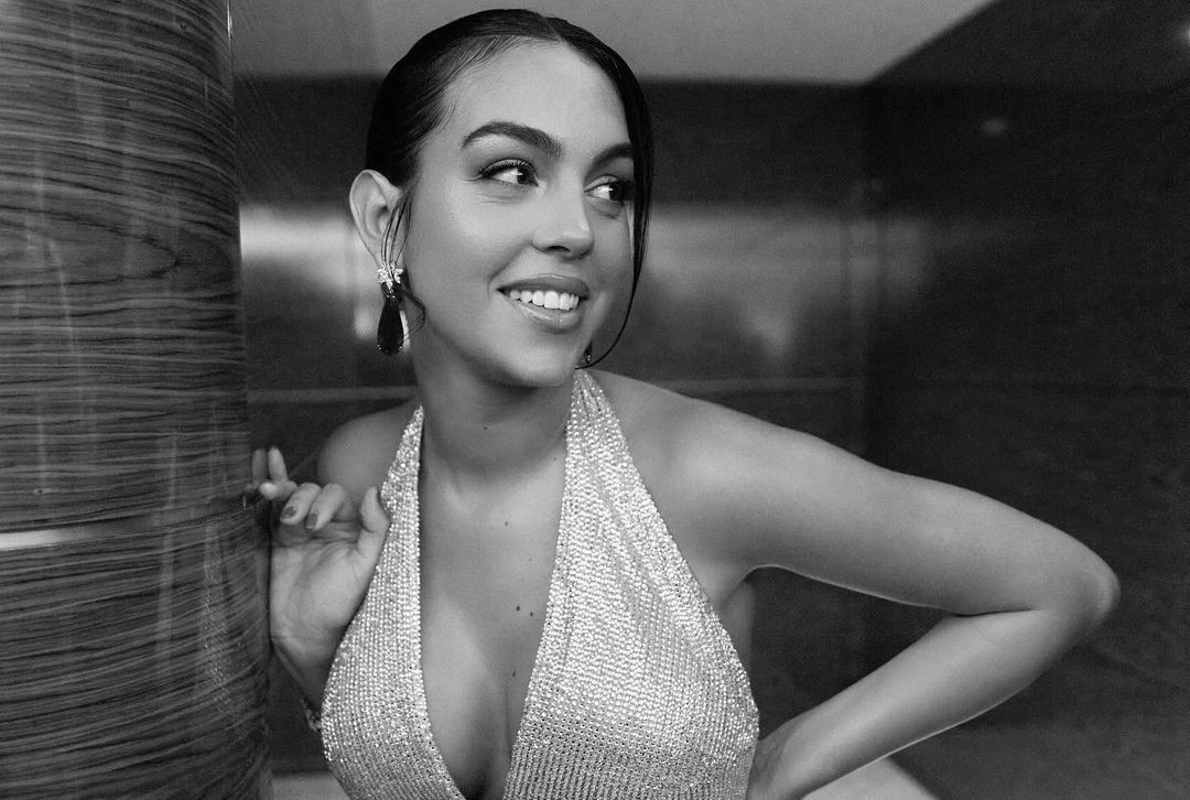 Georgina are o avere de 15 milioane de euro, dar a pus la loto și a câștigat! Ce sumă va primi _107