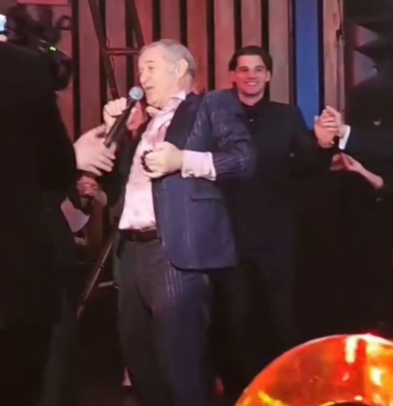 Gigi Becali, ca în vremurile bune! A luat microfonul și a început să facă show la cununia lui Ianis Hagi _2