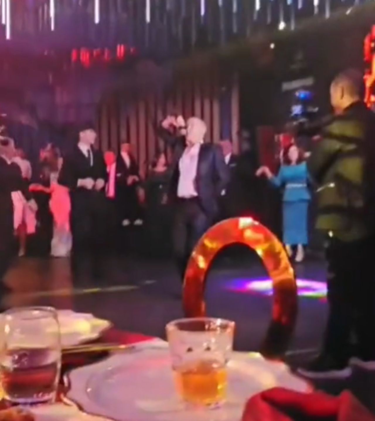 Gigi Becali, ca în vremurile bune! A luat microfonul și a început să facă show la cununia lui Ianis Hagi _9