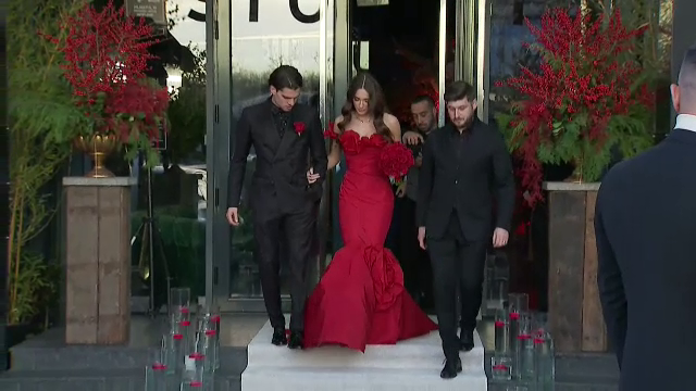 Lady in red! Cât a costat rochia superbei Elena Tănase de la cununia cu Ianis Hagi _3