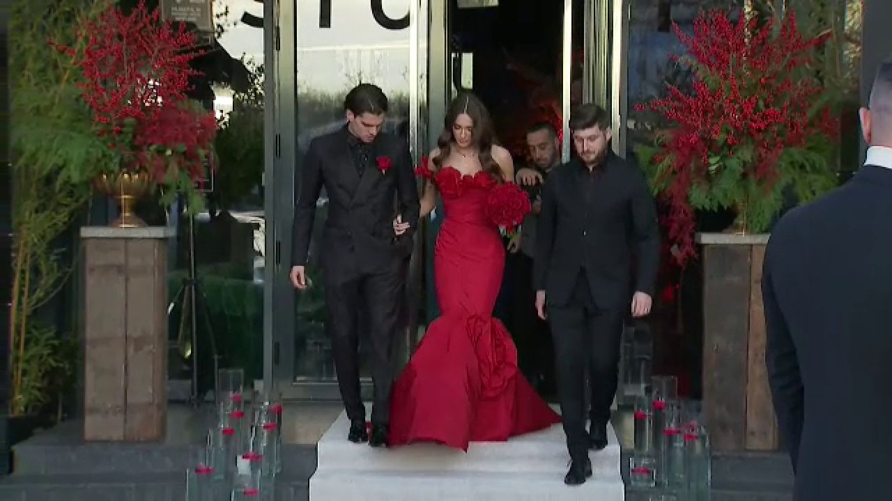 Lady in red! Cât a costat rochia superbei Elena Tănase de la cununia cu Ianis Hagi _3