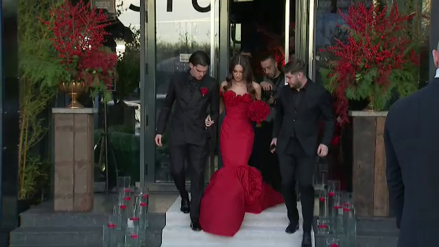 Lady in red! Cât a costat rochia superbei Elena Tănase de la cununia cu Ianis Hagi _4