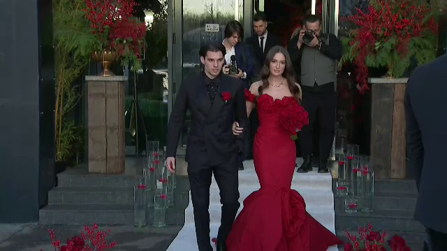 Lady in red! Cât a costat rochia superbei Elena Tănase de la cununia cu Ianis Hagi _11