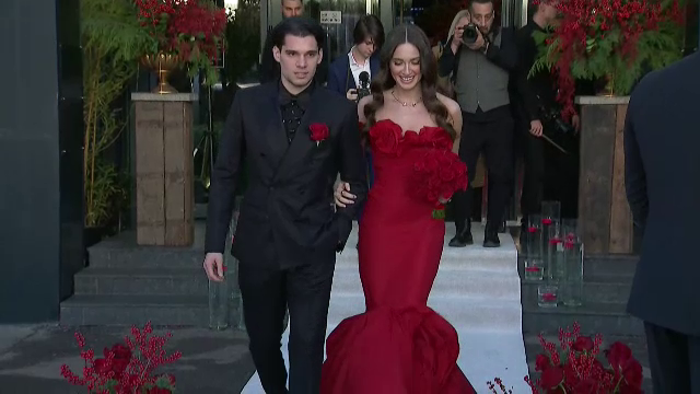 Lady in red! Cât a costat rochia superbei Elena Tănase de la cununia cu Ianis Hagi _15