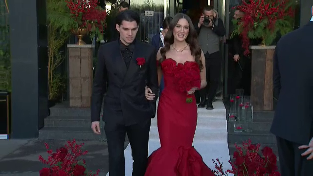Lady in red! Cât a costat rochia superbei Elena Tănase de la cununia cu Ianis Hagi _16