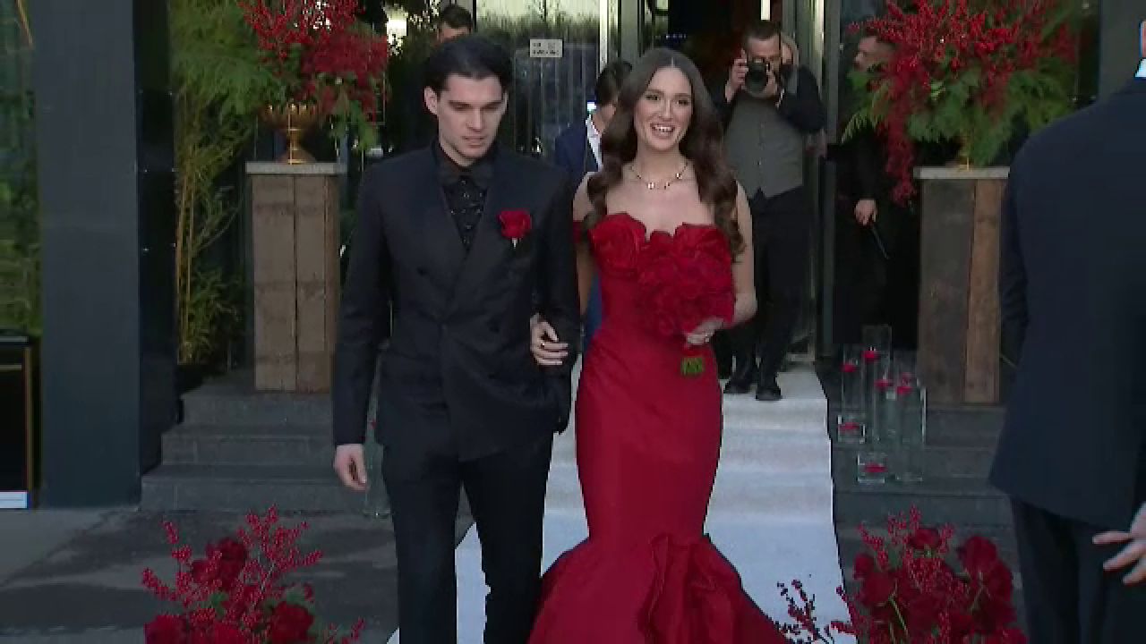 Lady in red! Cât a costat rochia superbei Elena Tănase de la cununia cu Ianis Hagi _16