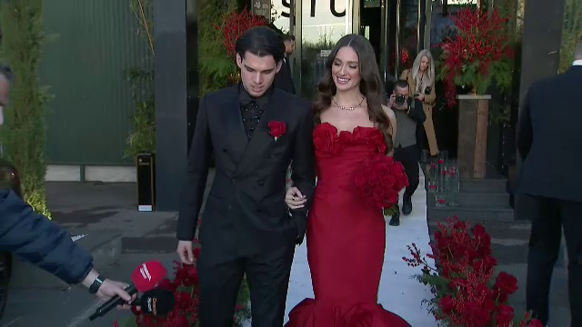 Lady in red! Cât a costat rochia superbei Elena Tănase de la cununia cu Ianis Hagi _18