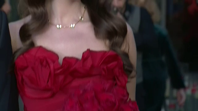 Lady in red! Cât a costat rochia superbei Elena Tănase de la cununia cu Ianis Hagi _20