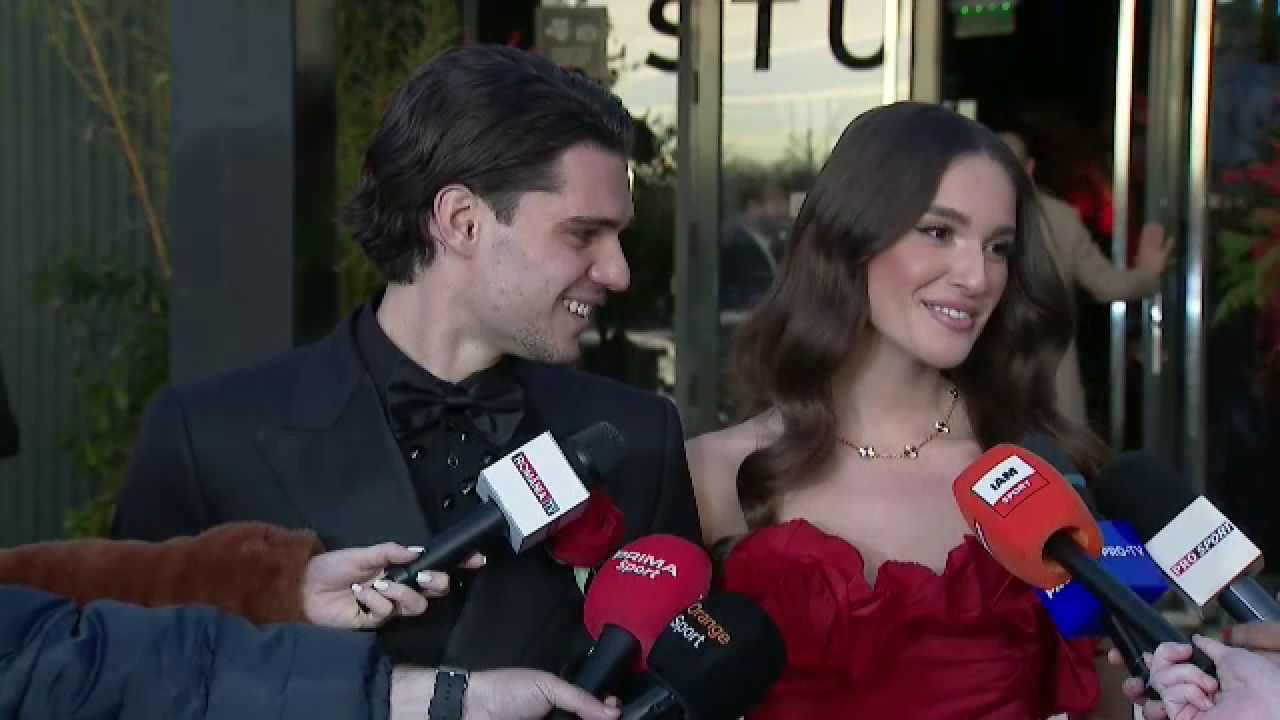 Lady in red! Cât a costat rochia superbei Elena Tănase de la cununia cu Ianis Hagi _27