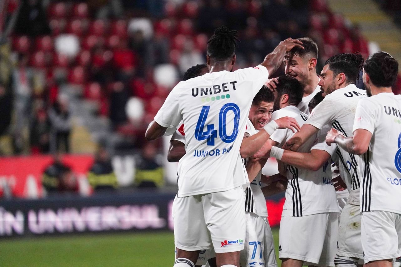 Plecare importantă de la FC Botoșani! Jucătorul pe care i-l oferea lui Gigi Becali &icirc;n toamnă părăsește echipa