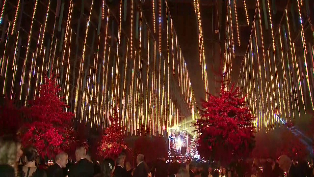 Nu s-au uitat la bani pentru momentul special! Cât au cheltuit Ianis Hagi și Elena Tănase pentru cununia organizată de Crăciun _71
