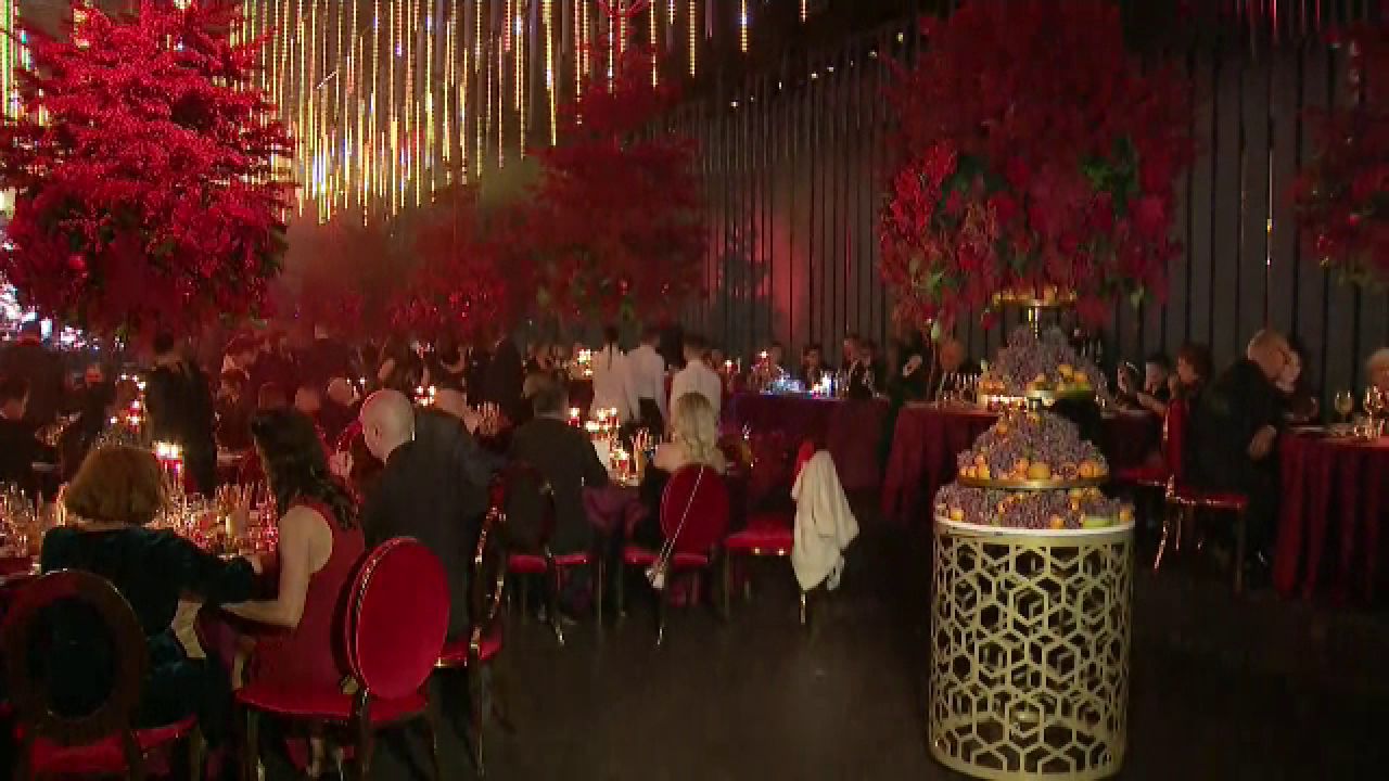 Nu s-au uitat la bani pentru momentul special! Cât au cheltuit Ianis Hagi și Elena Tănase pentru cununia organizată de Crăciun _73