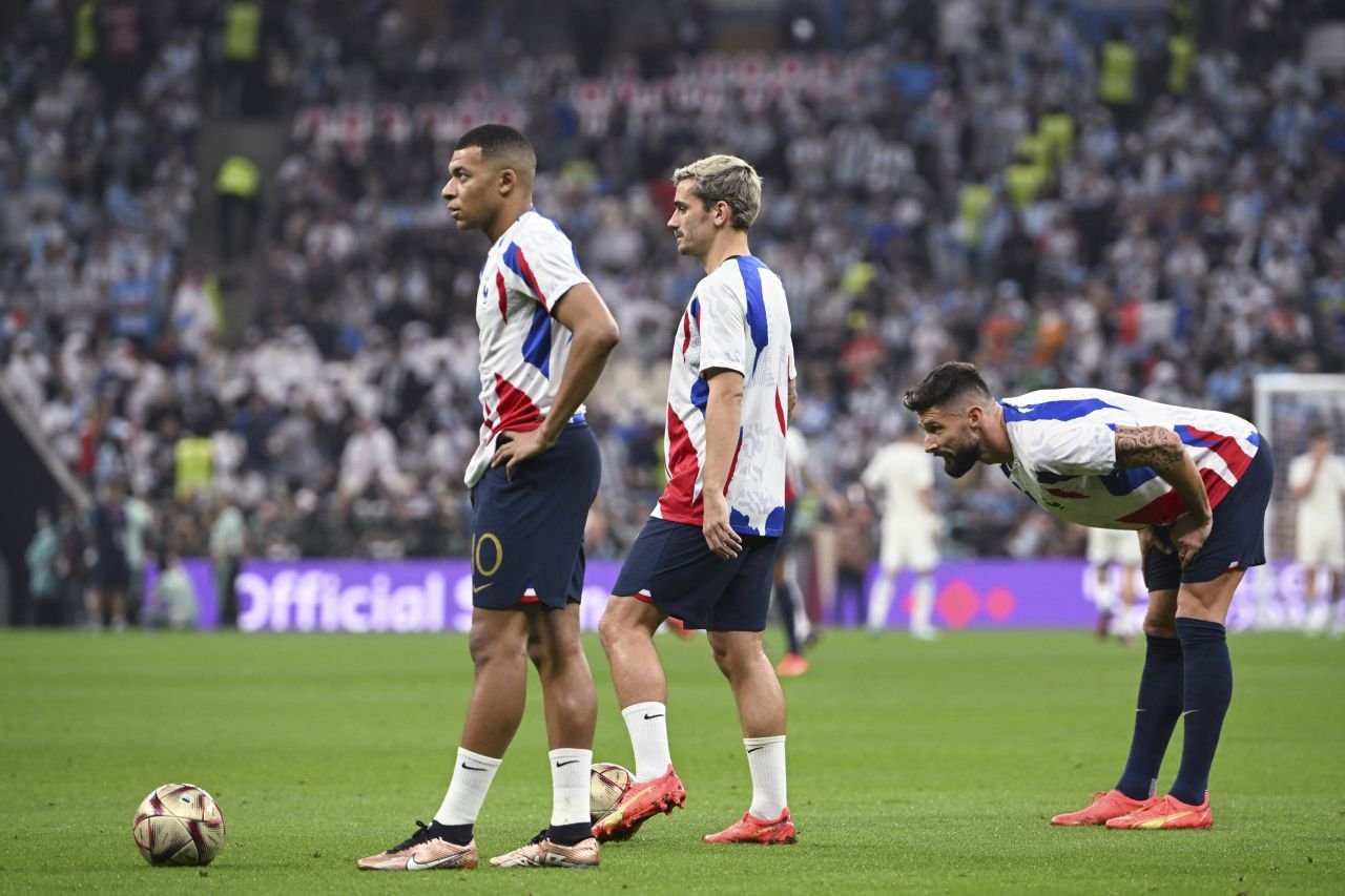 Cum arată primul 11 al jucătorilor care devin liberi în 2024. Mbappe, în capul listei_5