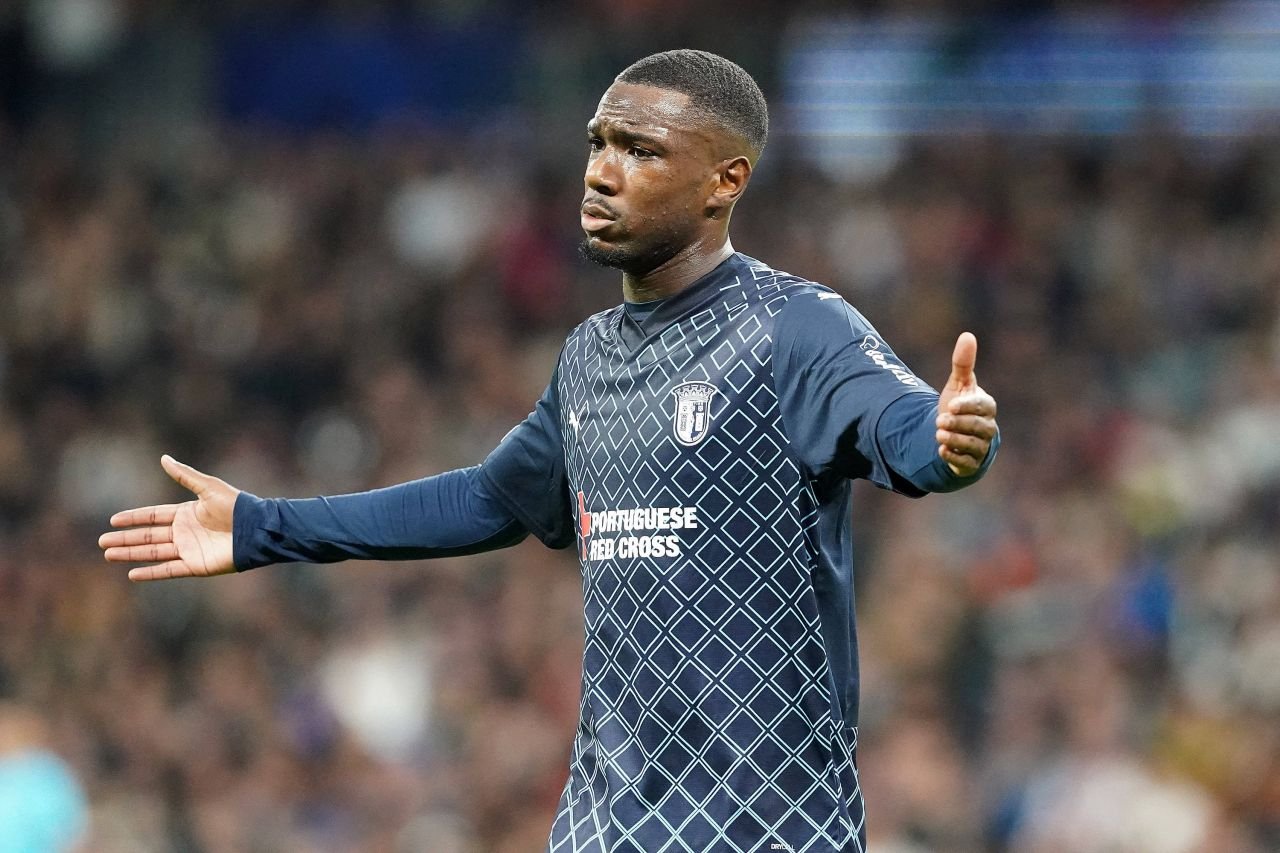 Un fotbalist de Champions League, fost la PSG, deține recordul de cartonașe roșii primite în anul 2023!_6