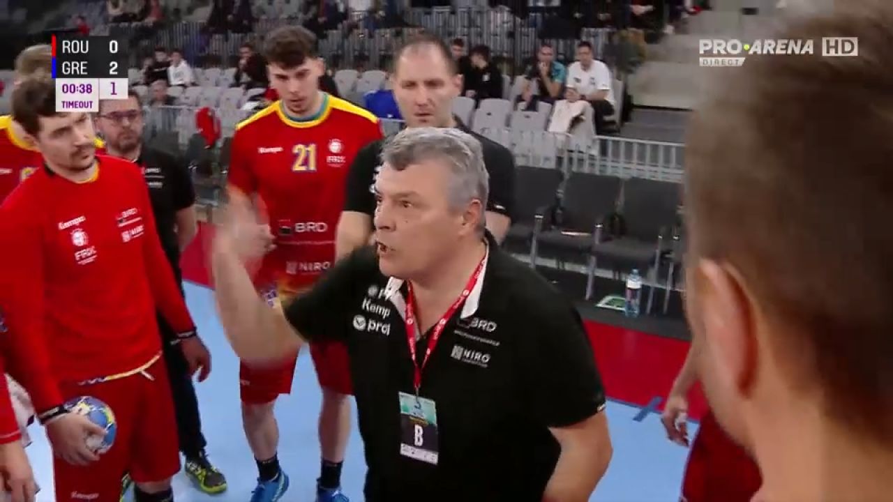 Nu s-a mai putut abține! Xavi Pascual a cerut time-out după doar două minute și a izbucnit în direct: