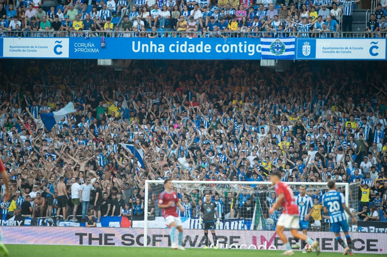 Fosta campioană a Spaniei și semifinalistă UCL s-a pierdut în a treia ligă, dar strânge peste 20.000 de fani la meciuri_3