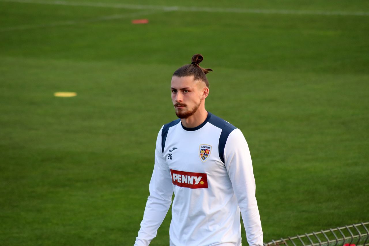 O nouă variantă pentru Drăgușin! Un colos din Bundesliga a pus ochii pe fundașul român_13