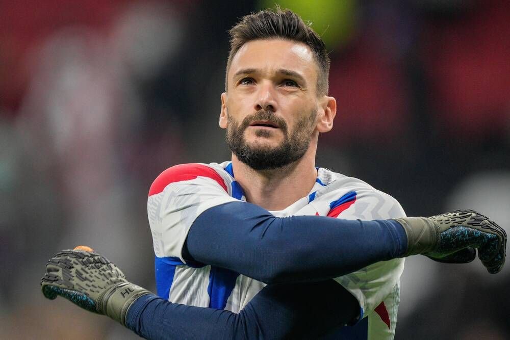 Hugo Lloris a semnat! 