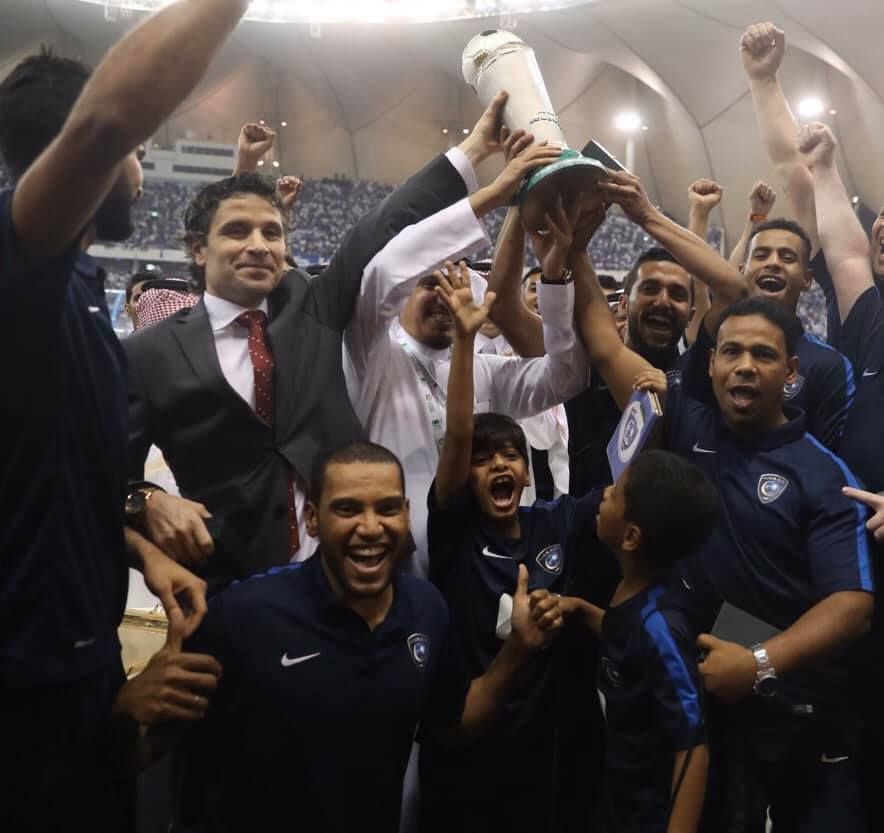 ”El a fost o noapte în pușcărie, eu sunt nimeni. Înotând mergem în România!”. Antrenorul, aproape să fie expulzat de arabi_5