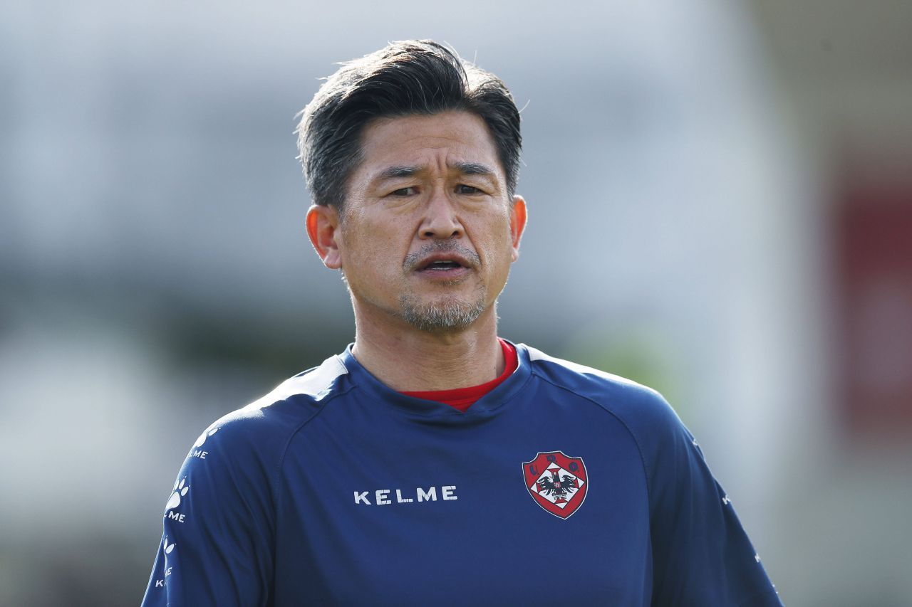 Câte meciuri a jucat în acest sezon în Portugalia fenomenul Kazu Miura, fotbalistul profesionist care va împlini 57 de ani în februarie!_7