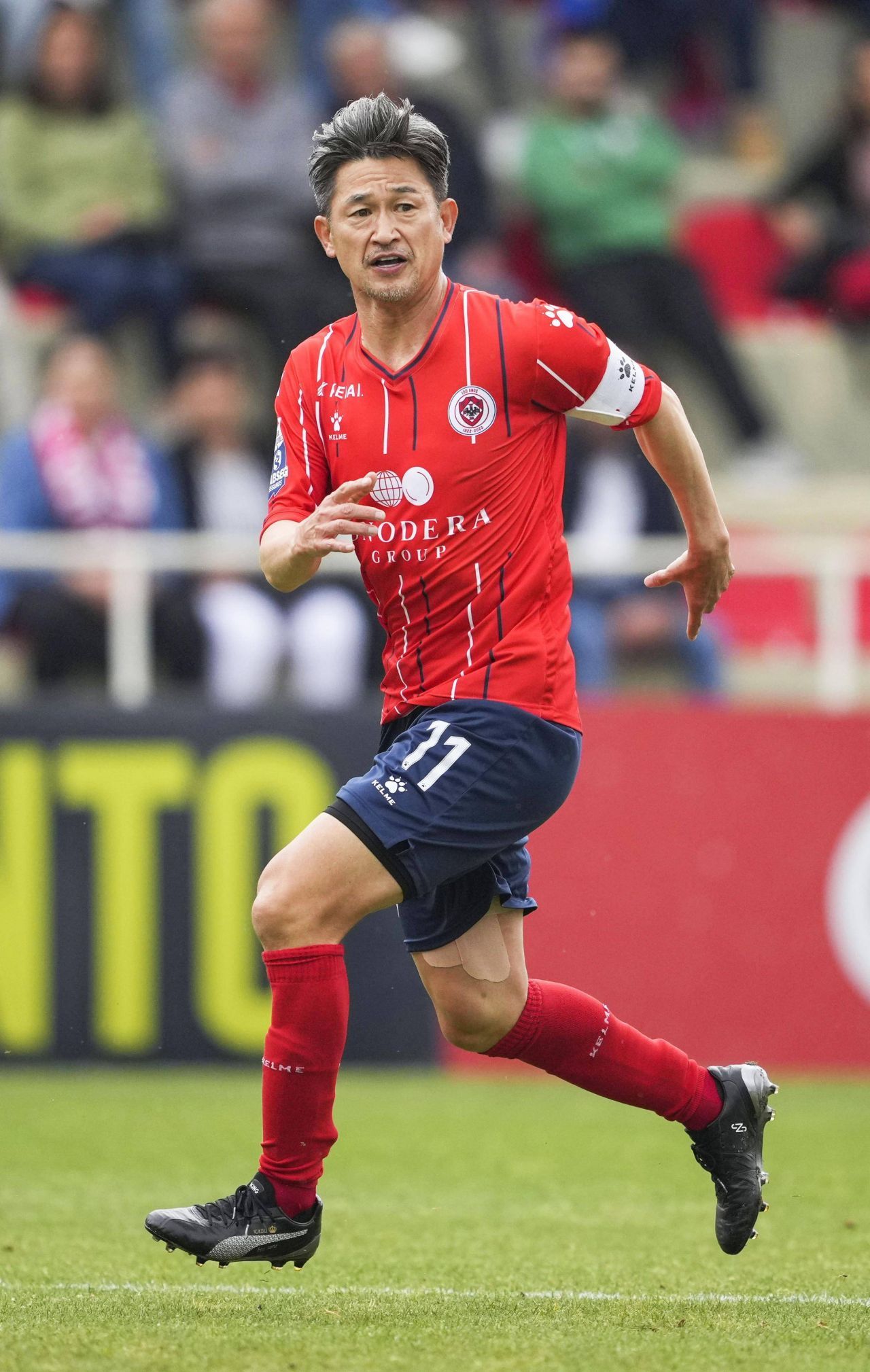 Câte meciuri a jucat în acest sezon în Portugalia fenomenul Kazu Miura, fotbalistul profesionist care va împlini 57 de ani în februarie!_10