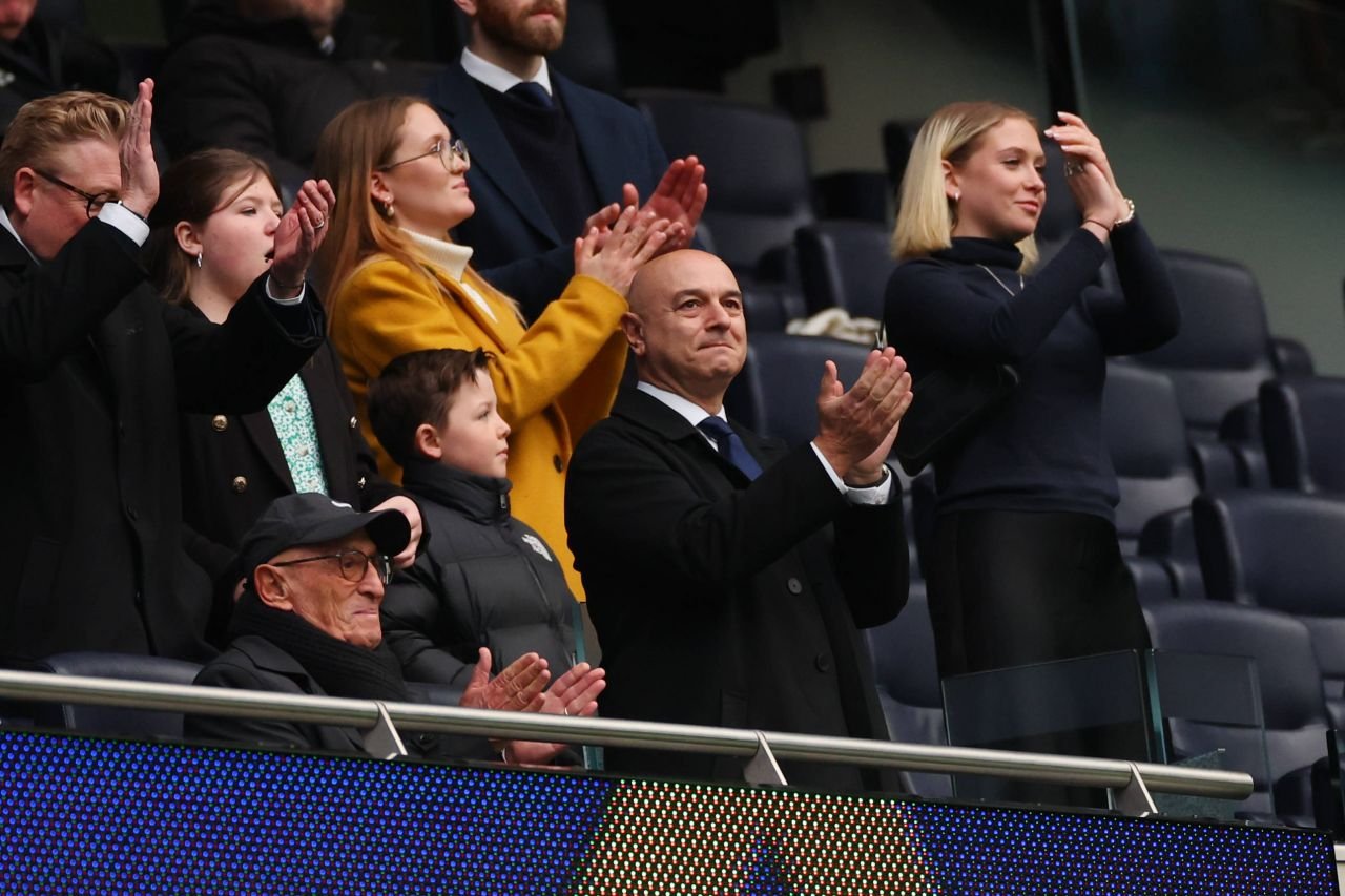 Momente emoționante la ultimul meci al lui Tottenham, din 2023. Hugo Lloris și-a luat rămas-bun de la fani: 