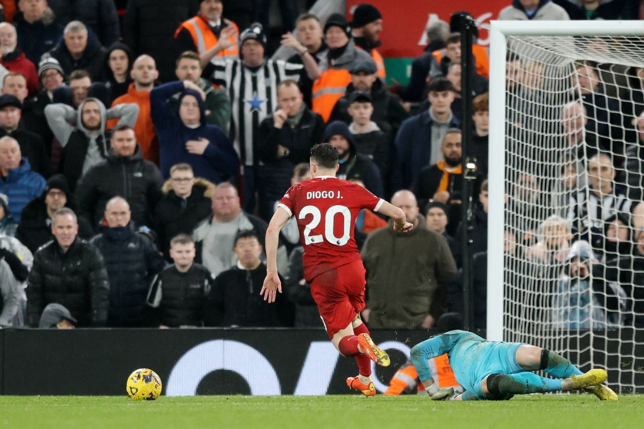 Diogo Jota de la Liverpool, desființat de marii fotbaliști ai Angliei pentru gestul penibil făcut cu Newcastle!_3