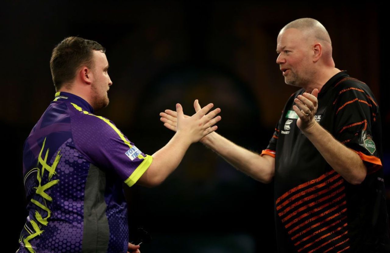 El e puștiul de 16 ani idolatrizat în Anglia, după ce a făcut senzație la Campionatul Mondial!_6