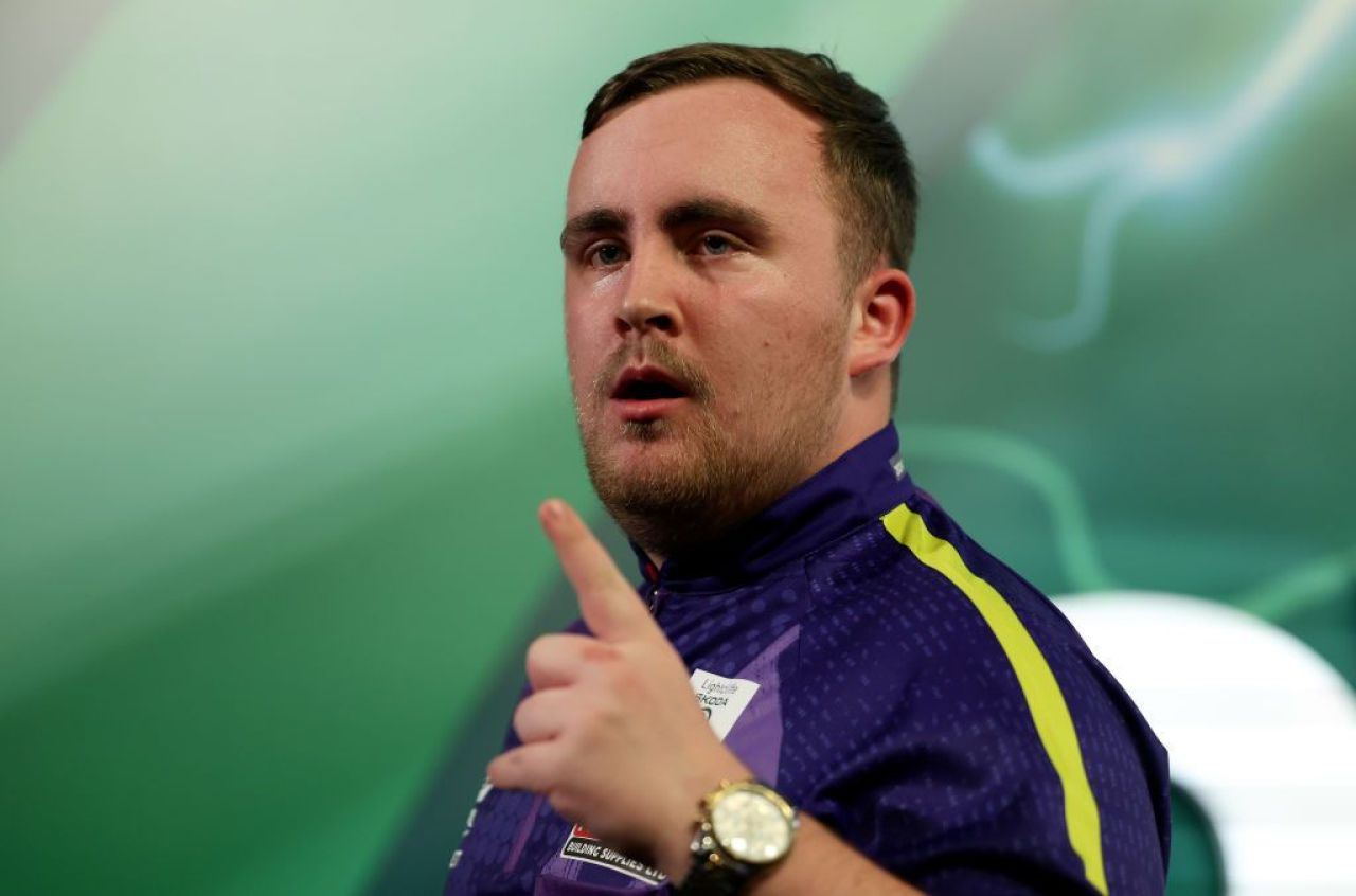 El e puștiul de 16 ani idolatrizat în Anglia, după ce a făcut senzație la Campionatul Mondial!_1