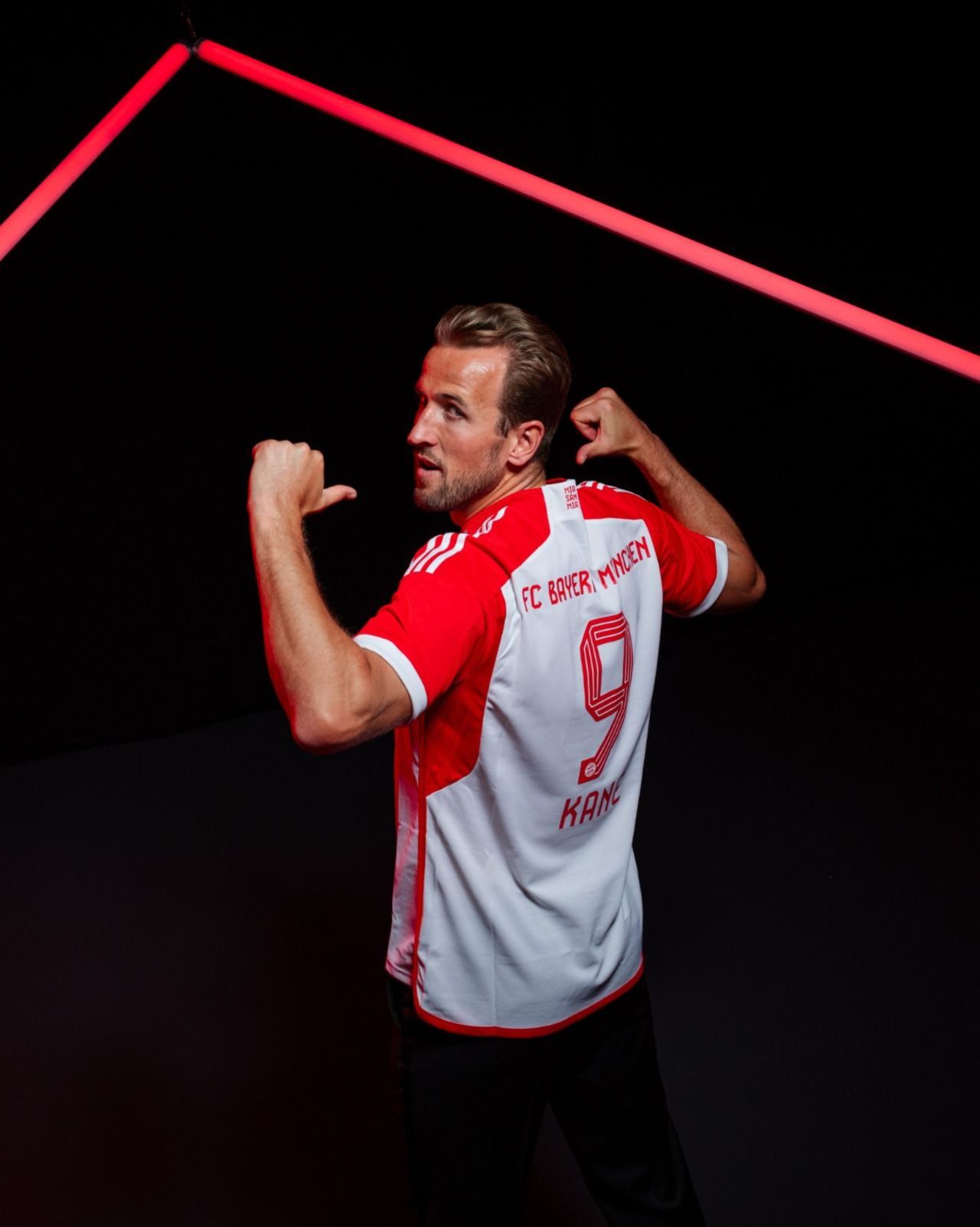 Bayern Munchen i-a găsit ”rival” lui Harry Kane. Bavarezii au pus ochii pe atacantul care a impresionat Europa _2