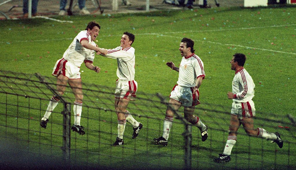25 de ani de la desființarea Cupei Cupelor. Popescu și Petrescu au câștigat trofeul, Dinamo a ajuns până în semifinale_6