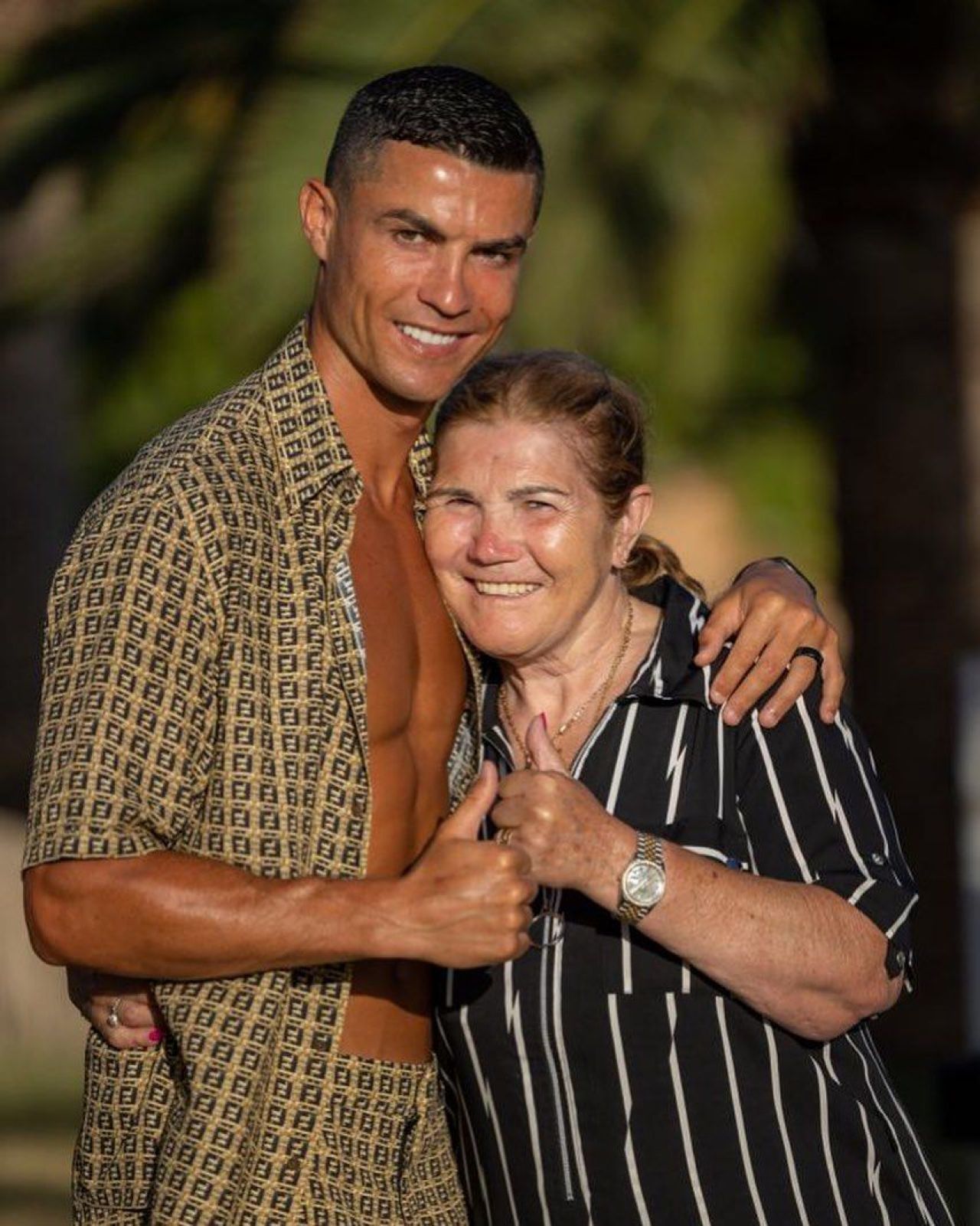 Cristiano Ronaldo, cadou de 80.000 de dolari pentru mama lui! Bolidul pe care i l-a cumpărat în ziua în care femeia a împlinit 69 de ani _2