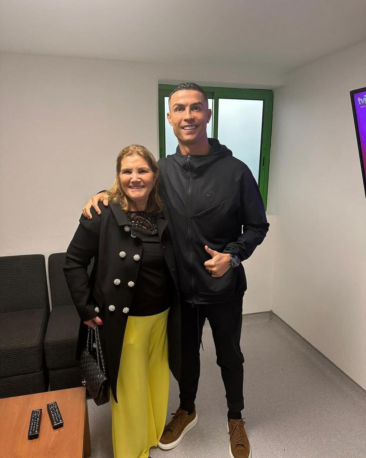 Cristiano Ronaldo, cadou de 80.000 de dolari pentru mama lui! Bolidul pe care i l-a cumpărat în ziua în care femeia a împlinit 69 de ani _4
