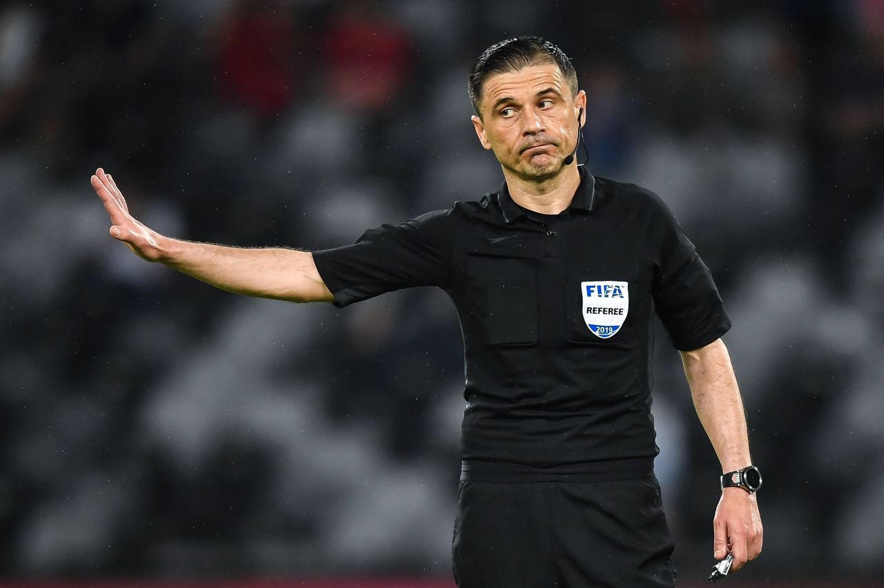 Fiul unuia dintre cei mai controversați arbitri, transferat în Superligă! Tatăl său a condus inclusiv finala Champions League Real Madrid - Liverpool_5