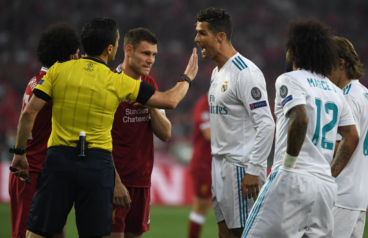 Fiul unuia dintre cei mai controversați arbitri, transferat în Superligă! Tatăl său a condus inclusiv finala Champions League Real Madrid - Liverpool_6