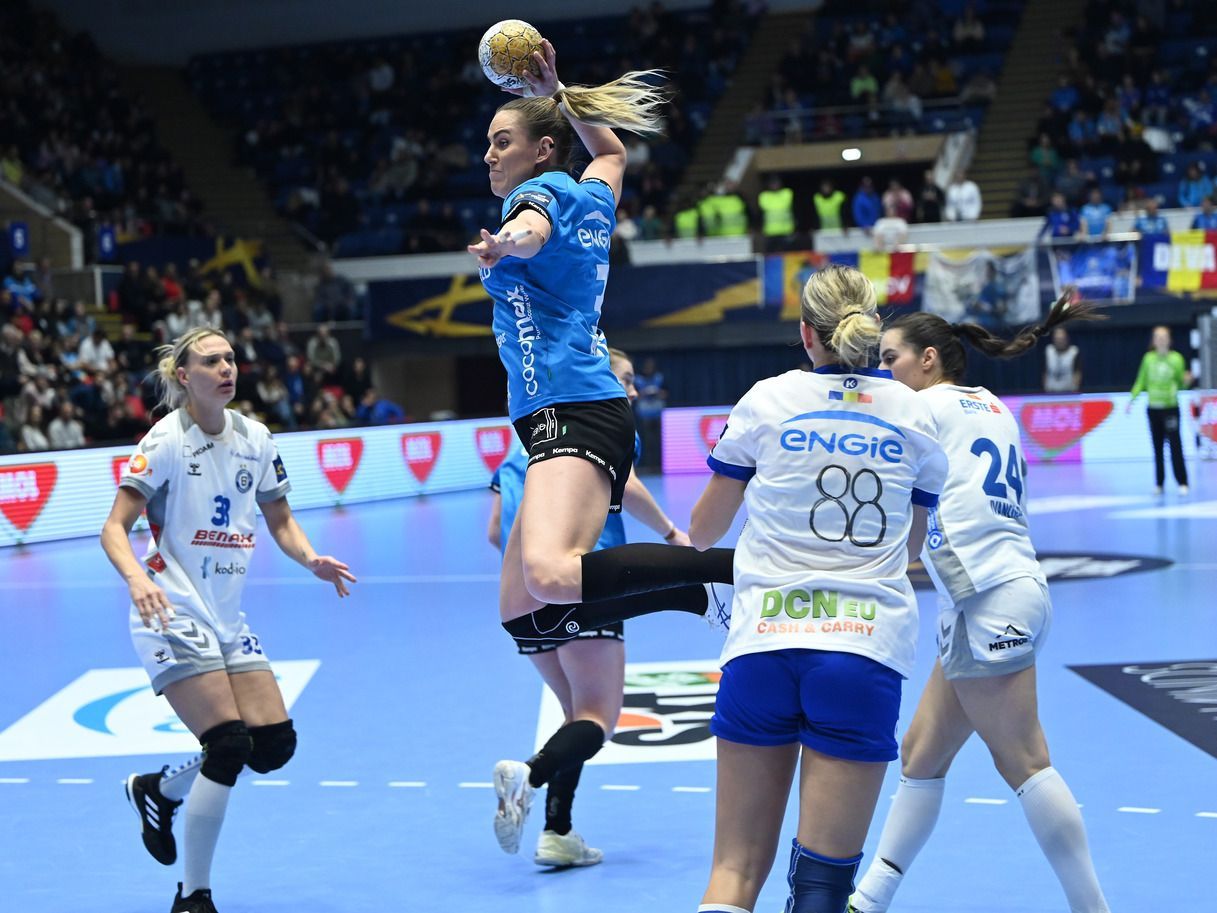 Se întâmplă în EHF Champions League! Jucătoarele lui Buducnost, pe teren în tricoul lui CSM București și cu număr desenat cu marker_3