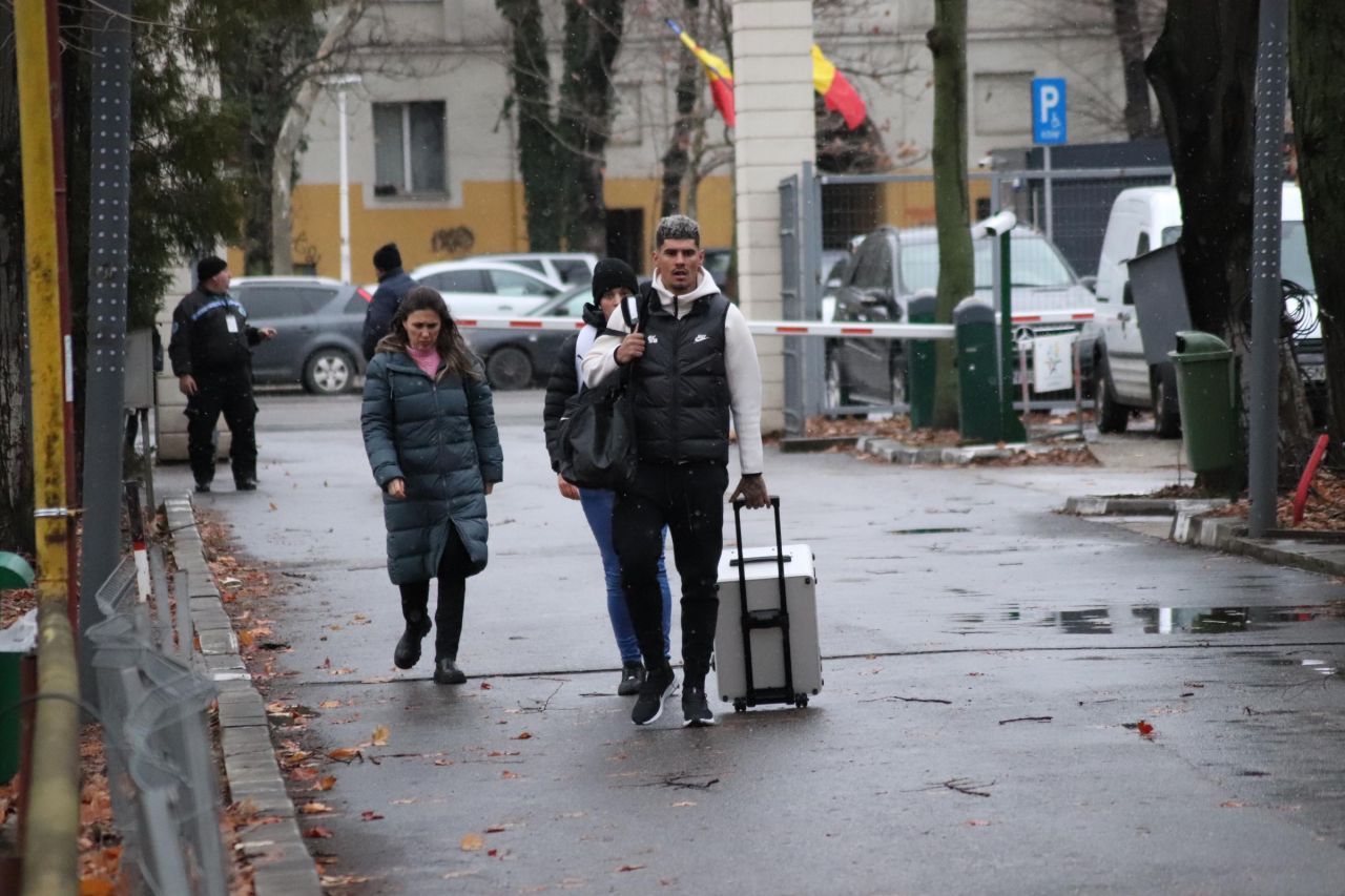 S-a reunit FCSB! Primele imagini din 2024, cine a ajuns primul și cum a fost surprins jucătorul fără contract_12