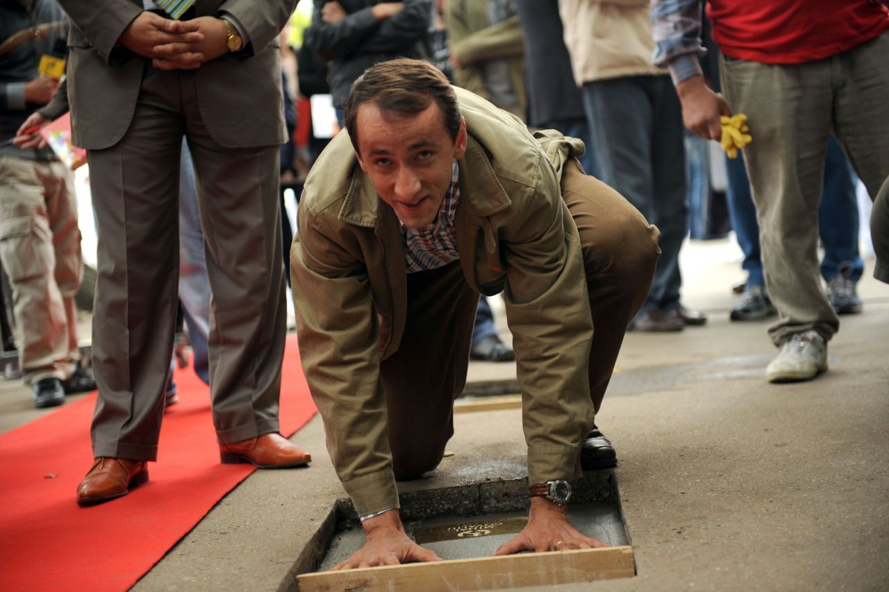 Aleea Succeselor s-a transformat în Aleea Deziluziilor! Walk of Fame din București, într-o stare dezolantă_15