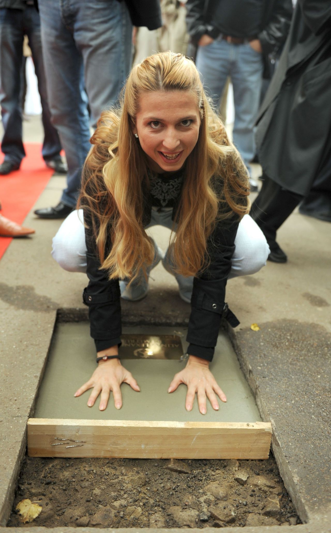 Aleea Succeselor s-a transformat în Aleea Deziluziilor! Walk of Fame din București, într-o stare dezolantă_20