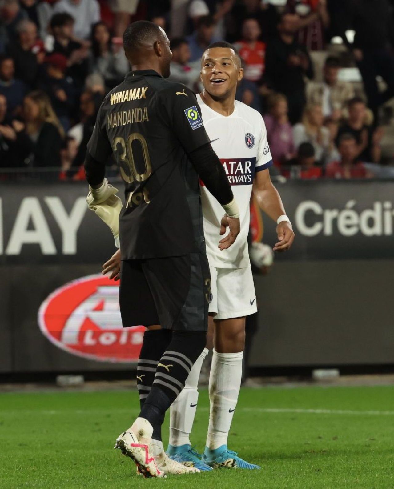 Mandanda poate juca până la 40 de ani! Portarului francez i s-a propus prelungirea contractului_10